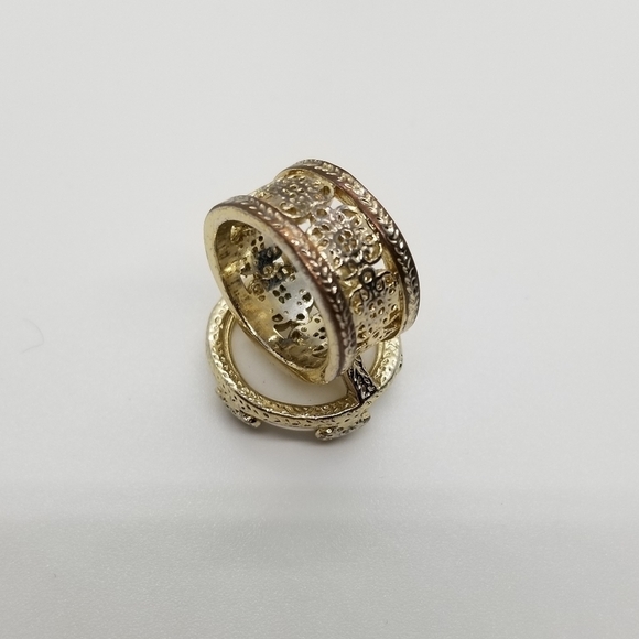gold tone cocktail ring with white circular inset size 6 - Picture 3 of 5
